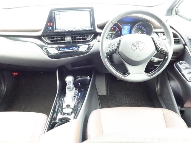 Ｃ－ＨＲ Ｇ　ＨＥＶ　ＳＤナビフルセグ　Ｂモニター　ドラレコ　衝突被害軽減システム　ＥＴＣ　スマートキー　ＬＥＤ　ＦＯＧ　サイドバイザー　リヤワイパー　クリアランスソナー　シートヒーター　オートライト　ワンオーナー（5枚目）