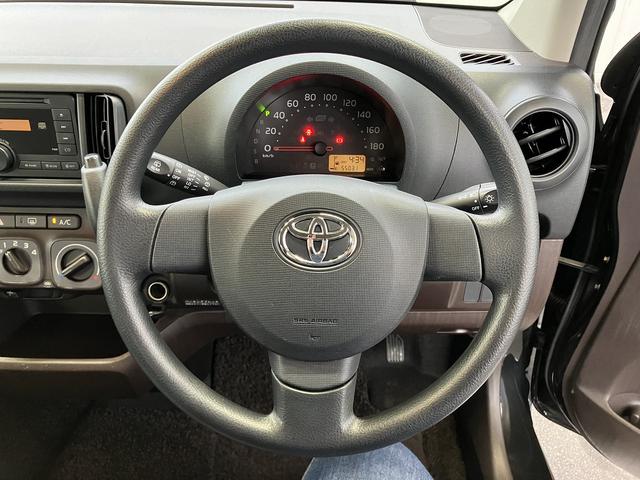 パッソ Ｘ　クツロギ　スマートキー　電動格納ミラー　ＣＶＴ　盗難防止システム　衝突安全ボディ　ベンチシート　ＡＢＳ　ＣＤ　エアコン　パワーステアリング　パワーウィンドウ（7枚目）