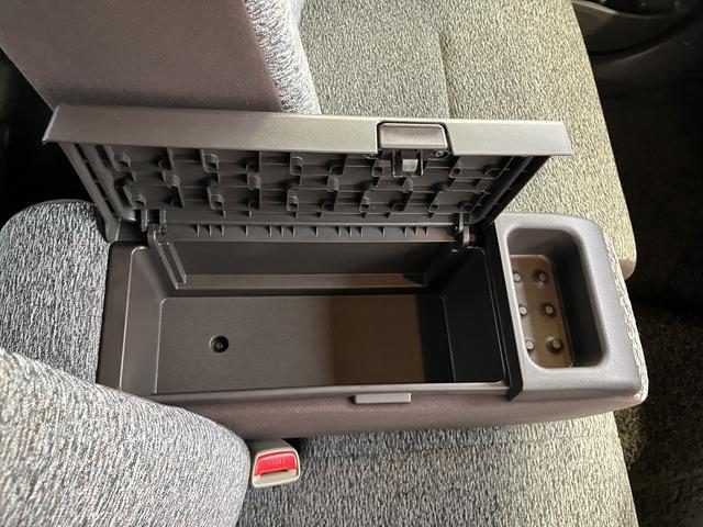 パッソ Ｘ　クツロギ　スマートキー　電動格納ミラー　ＣＶＴ　盗難防止システム　衝突安全ボディ　ベンチシート　ＡＢＳ　ＣＤ　エアコン　パワーステアリング　パワーウィンドウ（37枚目）
