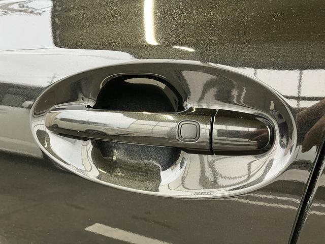 パッソ Ｘ　クツロギ　スマートキー　電動格納ミラー　ＣＶＴ　盗難防止システム　衝突安全ボディ　ベンチシート　ＡＢＳ　ＣＤ　エアコン　パワーステアリング　パワーウィンドウ（41枚目）