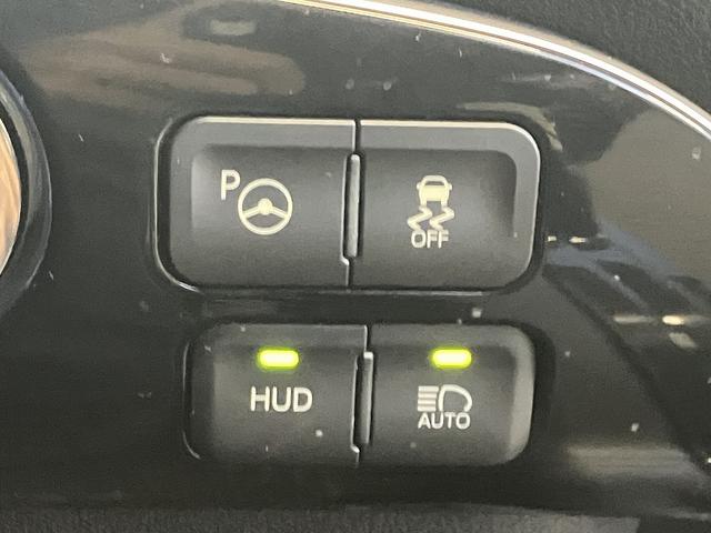 プリウス Ｓセーフティプラス　クリアランスソナー　レーンアシスト　オートクルーズコントロール　パークアシスト　衝突被害軽減システム　バックカメラ　ナビ　ＴＶ　アルミホイール　オートマチックハイビーム　オートライト（11枚目）