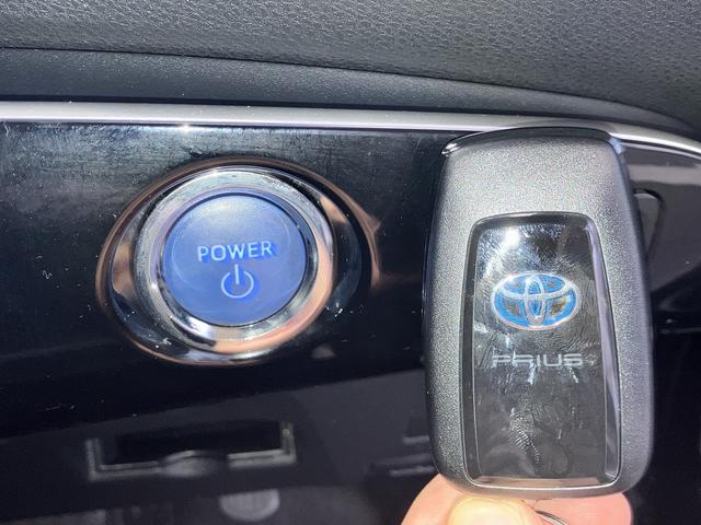 プリウス Ｓセーフティプラス　クリアランスソナー　レーンアシスト　オートクルーズコントロール　パークアシスト　衝突被害軽減システム　バックカメラ　ナビ　ＴＶ　アルミホイール　オートマチックハイビーム　オートライト（12枚目）