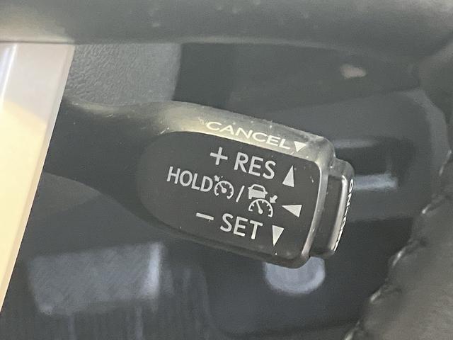 プリウス Ｓセーフティプラス　クリアランスソナー　レーンアシスト　オートクルーズコントロール　パークアシスト　衝突被害軽減システム　バックカメラ　ナビ　ＴＶ　アルミホイール　オートマチックハイビーム　オートライト（28枚目）