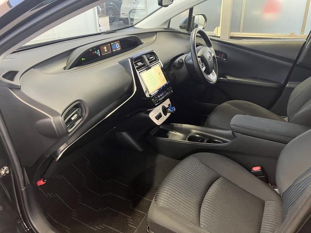 プリウス Ｓセーフティプラス　クリアランスソナー　レーンアシスト　オートクルーズコントロール　パークアシスト　衝突被害軽減システム　バックカメラ　ナビ　ＴＶ　アルミホイール　オートマチックハイビーム　オートライト（36枚目）