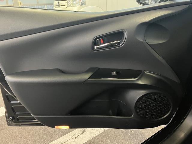 プリウス Ｓセーフティプラス　クリアランスソナー　レーンアシスト　オートクルーズコントロール　パークアシスト　衝突被害軽減システム　バックカメラ　ナビ　ＴＶ　アルミホイール　オートマチックハイビーム　オートライト（50枚目）