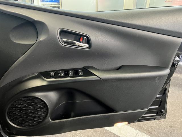 プリウス Ｓセーフティプラス　クリアランスソナー　レーンアシスト　オートクルーズコントロール　パークアシスト　衝突被害軽減システム　バックカメラ　ナビ　ＴＶ　アルミホイール　オートマチックハイビーム　オートライト（51枚目）