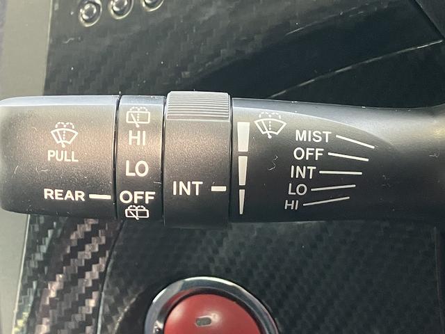 プリウス Ｓツーリングセレクション・Ｇ’ｓ　ＥＴＣ　バックカメラ　ナビ　ＴＶ　アルミホイール　オートライト　ＨＩＤ　ＣＶＴ　スマートキー　電動格納ミラー　盗難防止システム　Ｂｌｕｅｔｏｏｔｈ　衝突安全ボディ　ＡＢＳ　エアコン　パワーステアリング（11枚目）