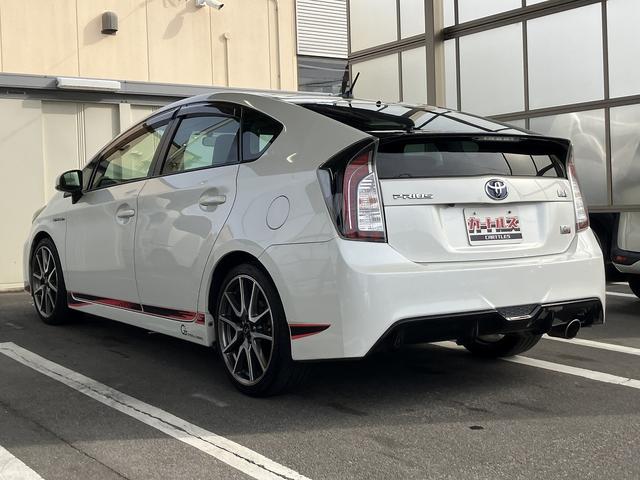 プリウス Ｓツーリングセレクション・Ｇ’ｓ　ＥＴＣ　バックカメラ　ナビ　ＴＶ　アルミホイール　オートライト　ＨＩＤ　ＣＶＴ　スマートキー　電動格納ミラー　盗難防止システム　Ｂｌｕｅｔｏｏｔｈ　衝突安全ボディ　ＡＢＳ　エアコン　パワーステアリング（21枚目）