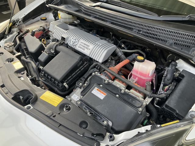 プリウス Ｓツーリングセレクション・Ｇ’ｓ　ＥＴＣ　バックカメラ　ナビ　ＴＶ　アルミホイール　オートライト　ＨＩＤ　ＣＶＴ　スマートキー　電動格納ミラー　盗難防止システム　Ｂｌｕｅｔｏｏｔｈ　衝突安全ボディ　ＡＢＳ　エアコン　パワーステアリング（26枚目）