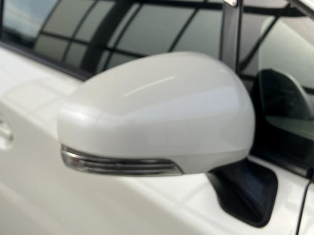 プリウス Ｓツーリングセレクション・Ｇ’ｓ　ＥＴＣ　バックカメラ　ナビ　ＴＶ　アルミホイール　オートライト　ＨＩＤ　ＣＶＴ　スマートキー　電動格納ミラー　盗難防止システム　Ｂｌｕｅｔｏｏｔｈ　衝突安全ボディ　ＡＢＳ　エアコン　パワーステアリング（35枚目）