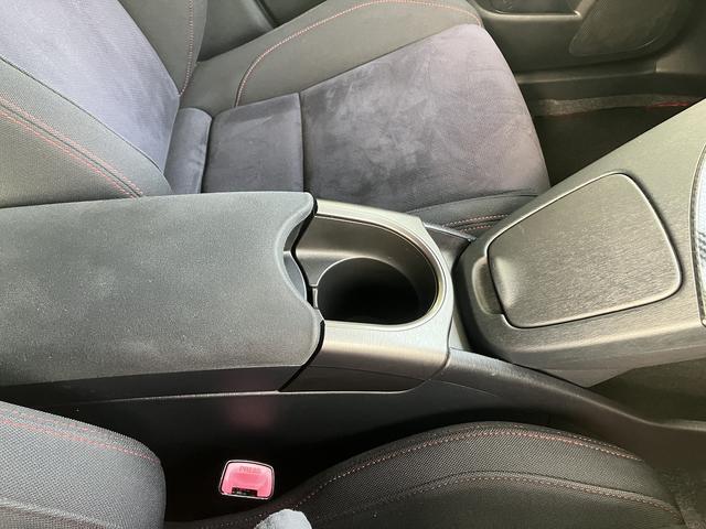 プリウス Ｓツーリングセレクション・Ｇ’ｓ　ＥＴＣ　バックカメラ　ナビ　ＴＶ　アルミホイール　オートライト　ＨＩＤ　ＣＶＴ　スマートキー　電動格納ミラー　盗難防止システム　Ｂｌｕｅｔｏｏｔｈ　衝突安全ボディ　ＡＢＳ　エアコン　パワーステアリング（38枚目）