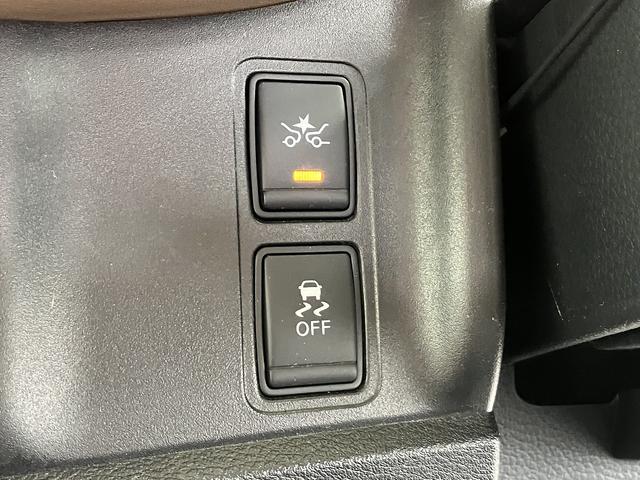 セレナ ハイウェイスター　ＥＴＣ　全周囲カメラ　ナビ　ＴＶ　クリアランスソナー　オートクルーズコントロール　衝突被害軽減システム　両側電動スライドドア　オートライト　スマートキー　アイドリングストップ　電動格納ミラー（12枚目）