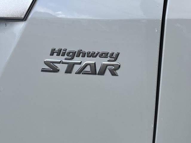 セレナ ハイウェイスター　ＥＴＣ　全周囲カメラ　ナビ　ＴＶ　クリアランスソナー　オートクルーズコントロール　衝突被害軽減システム　両側電動スライドドア　オートライト　スマートキー　アイドリングストップ　電動格納ミラー（27枚目）