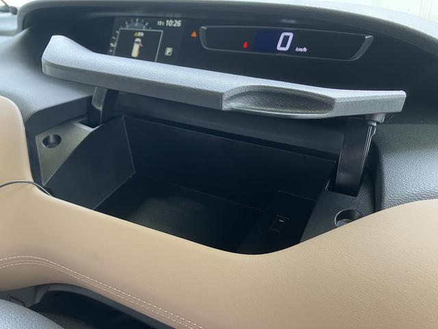 セレナ ハイウェイスター　ＥＴＣ　全周囲カメラ　ナビ　ＴＶ　クリアランスソナー　オートクルーズコントロール　衝突被害軽減システム　両側電動スライドドア　オートライト　スマートキー　アイドリングストップ　電動格納ミラー（42枚目）