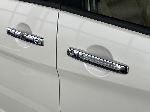 セレナ ハイウェイスター　ＥＴＣ　全周囲カメラ　ナビ　ＴＶ　クリアランスソナー　オートクルーズコントロール　衝突被害軽減システム　両側電動スライドドア　オートライト　スマートキー　アイドリングストップ　電動格納ミラー（56枚目）