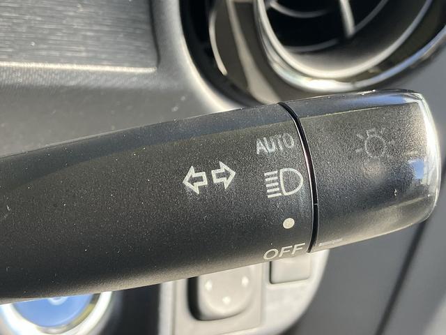 アクア S ETC バックカメラ ナビ TV オートライト スマートキー アイドリングストップ 電動格納ミラー CVT 衝突安全ボディ ABS ESC Bluetooth エアコン パワーステアリング(13枚目)