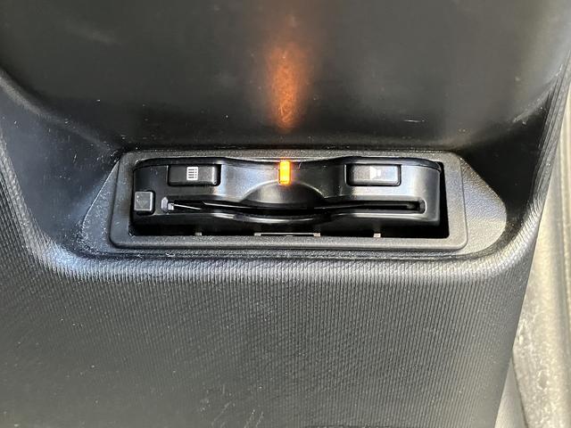 アクア S ETC バックカメラ ナビ TV オートライト スマートキー アイドリングストップ 電動格納ミラー CVT 衝突安全ボディ ABS ESC Bluetooth エアコン パワーステアリング(15枚目)