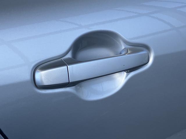 アクア S ETC バックカメラ ナビ TV オートライト スマートキー アイドリングストップ 電動格納ミラー CVT 衝突安全ボディ ABS ESC Bluetooth エアコン パワーステアリング(45枚目)