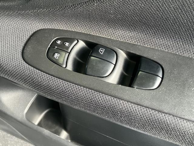 セレナ ハイウェイスター　Ｖセレ＋セーフティ　ＳＨＶ　Ａセフ　ドライブレコーダー　ＥＴＣ　全周囲カメラ　ナビ　ＴＶ　クリアランスソナー　オートクルーズコントロール　レーンアシスト　衝突被害軽減システム　両側電動スライドドア　オートライト　ＬＥＤヘッドランプ（15枚目）