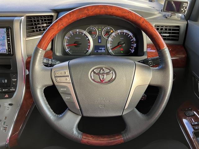 ヴェルファイア 2.4Z プラチナムセレクション ETC バックカメラ ナビ TV クリアランスソナー オートクルーズコントロール 両側電動スライドドア オートライト HID 電動リアゲート スマートキー 電動格納ミラー 後席モニター 3列シート(7枚目)