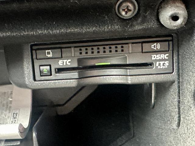 ＩＳ ＩＳ３００ｈ　ドライブレコーダー　ＥＴＣ　オートクルーズコントロール　バックカメラ　ナビ　ＴＶ　アルミホイール　オートライト　ＬＥＤヘッドランプ　ＣＶＴ　シートヒーター　スマートキー　電動格納ミラー（13枚目）