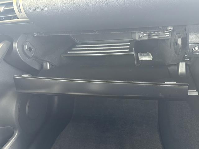 ＩＳ ＩＳ３００ｈ　ドライブレコーダー　ＥＴＣ　オートクルーズコントロール　バックカメラ　ナビ　ＴＶ　アルミホイール　オートライト　ＬＥＤヘッドランプ　ＣＶＴ　シートヒーター　スマートキー　電動格納ミラー（34枚目）