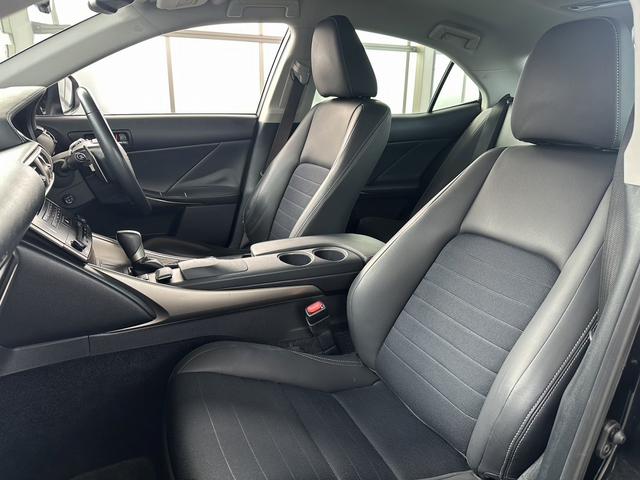 ＩＳ ＩＳ３００ｈ　ドライブレコーダー　ＥＴＣ　オートクルーズコントロール　バックカメラ　ナビ　ＴＶ　アルミホイール　オートライト　ＬＥＤヘッドランプ　ＣＶＴ　シートヒーター　スマートキー　電動格納ミラー（40枚目）