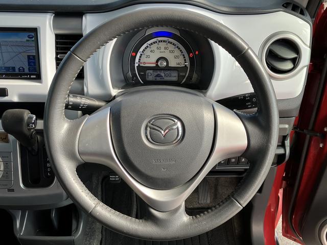 ハンドルの状態が悪いと運転に集中できませんよね。こちらの車、お気軽にお問い合わせください。