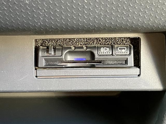 今では必需品のＥＴＣも付いております。高速道路での出入りもスムーズ。渋滞緩和にもなりエコにも繋がります。