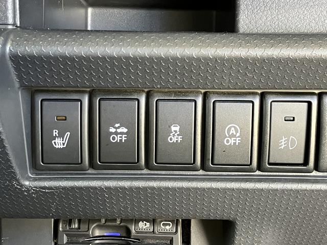 『アイドリングストップ』クルマが停車すると自動的にエンジンを停止し、無駄な燃料消費や排出ガスを抑えます。素早くエンジンを再始動させるなど、ドライバーの感覚とズレのない自然な制御を目指しています。