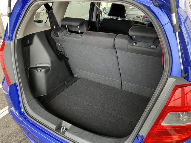 フィット G・10thアニバーサリー ドライブレコーダー ETC バックカメラ ナビ TV スマートキー CVT 盗難防止システム 衝突安全ボディ ABS CD DVD再生 USB エアコン パワーステアリング パワーウィンドウ(55枚目)