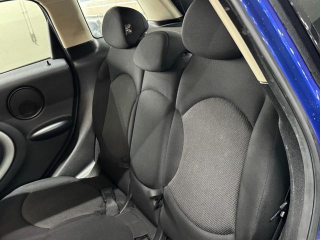 ＭＩＮＩ クーパーＤ　クロスオーバー　オール４　ルーフラック付き　ＲＡＤＩＡＬ　Ｍ／Ｔ新品タイヤ　ホイール艶あり塗装（29枚目）