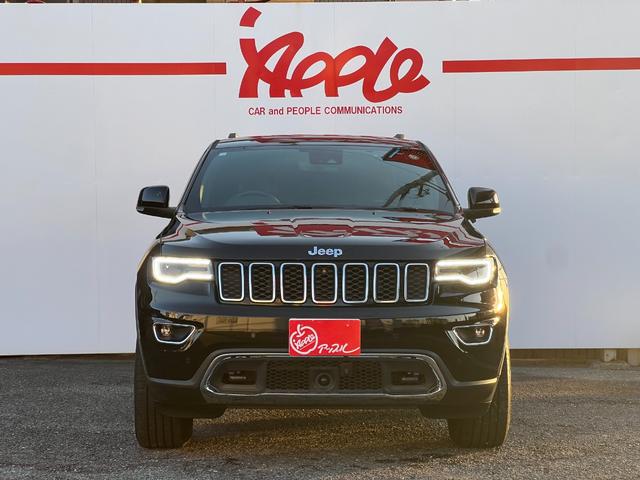 ジープ・グランドチェロキー リミテッド　Ｕコネクトナビ・フルセグＴＶ・バックカメラ・Ｂｌｕｅｔｏｏｔｈ対応・黒革シート・ヒーター・ベンチレーション・後席シートヒーター・ステアリングヒーター・アダプティブクルーズコントロール・ＥＴＣ２．０（3枚目）