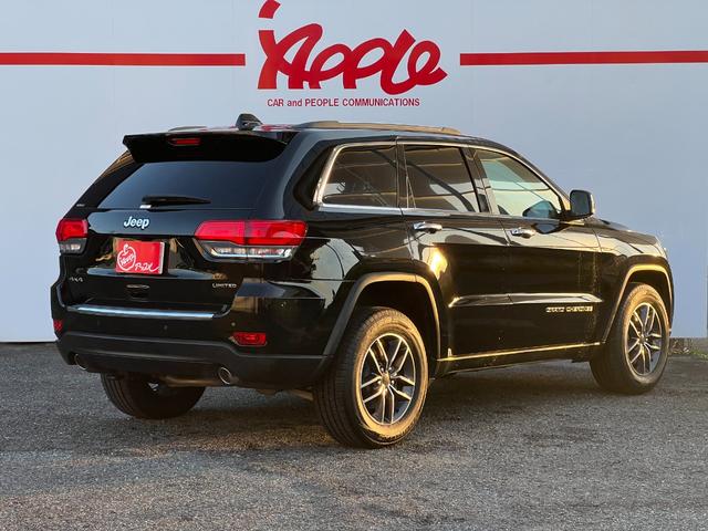 ジープ・グランドチェロキー リミテッド　Ｕコネクトナビ・フルセグＴＶ・バックカメラ・Ｂｌｕｅｔｏｏｔｈ対応・黒革シート・ヒーター・ベンチレーション・後席シートヒーター・ステアリングヒーター・アダプティブクルーズコントロール・ＥＴＣ２．０（8枚目）