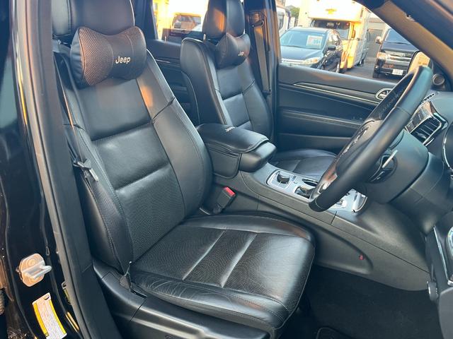 ジープ・グランドチェロキー リミテッド　Ｕコネクトナビ・フルセグＴＶ・バックカメラ・Ｂｌｕｅｔｏｏｔｈ対応・黒革シート・ヒーター・ベンチレーション・後席シートヒーター・ステアリングヒーター・アダプティブクルーズコントロール・ＥＴＣ２．０（18枚目）