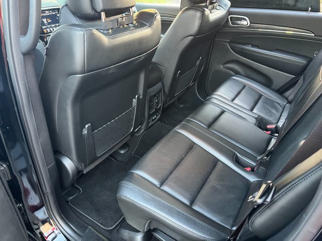 ジープ・グランドチェロキー リミテッド　Ｕコネクトナビ・フルセグＴＶ・バックカメラ・Ｂｌｕｅｔｏｏｔｈ対応・黒革シート・ヒーター・ベンチレーション・後席シートヒーター・ステアリングヒーター・アダプティブクルーズコントロール・ＥＴＣ２．０（23枚目）