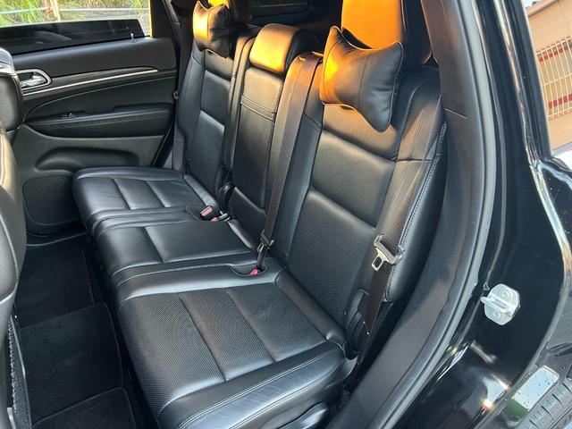 ジープ・グランドチェロキー リミテッド　Ｕコネクトナビ・フルセグＴＶ・バックカメラ・Ｂｌｕｅｔｏｏｔｈ対応・黒革シート・ヒーター・ベンチレーション・後席シートヒーター・ステアリングヒーター・アダプティブクルーズコントロール・ＥＴＣ２．０（24枚目）