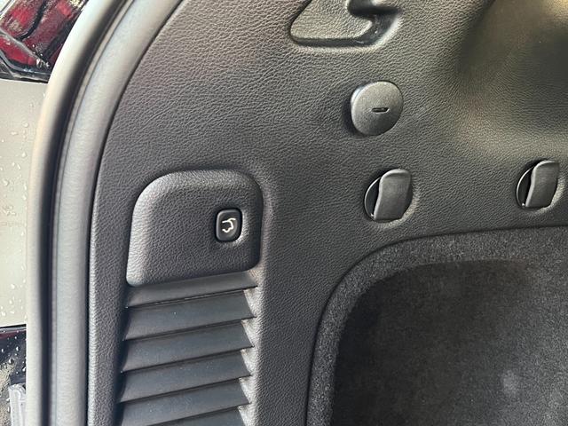 ジープ・グランドチェロキー リミテッド　Ｕコネクトナビ・フルセグＴＶ・バックカメラ・Ｂｌｕｅｔｏｏｔｈ対応・黒革シート・ヒーター・ベンチレーション・後席シートヒーター・ステアリングヒーター・アダプティブクルーズコントロール・ＥＴＣ２．０（28枚目）