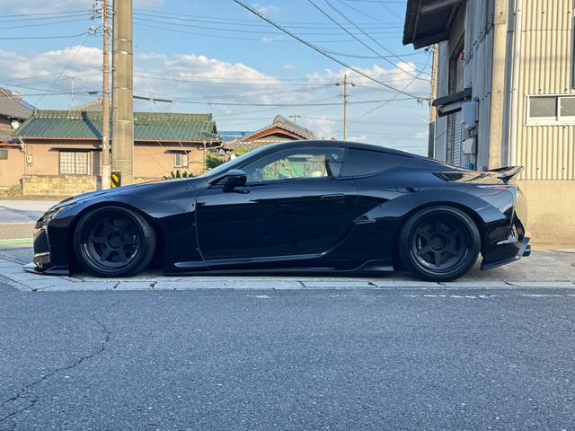 LC LC500 Sパッケージ リバティーウォーク仕様 パワークラフトマフラー(可変バルブ) IDEALエアサスキット カーボンルーフ LBWK20インチアルミ デジタルインナーミラー(6枚目)