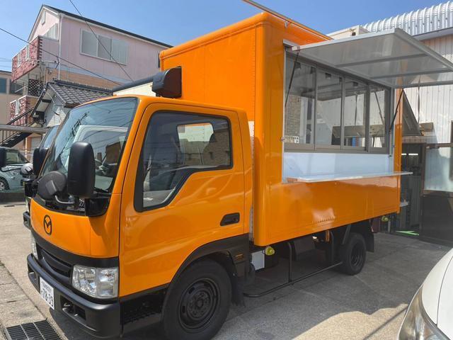 タイタンダッシュ 　キッチンカー　移動販売車　ケータリングカー　フードトラック（Ｃ）／全塗装　側面跳上扉＋テーブル．窓サッシ．シンク．換気扇．床．照明．外部電源．コンセント．８ナンバー登録（27枚目）