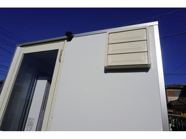 キャリイトラック  トリミングカー ペットトリミングカー 出張トリミングカー/シェルBOX+前方収納+サッシ+出入口ドア+CFフロア+換気扇+洗浄用バス+エアコン+コンセント+網戸+給湯器(11枚目)