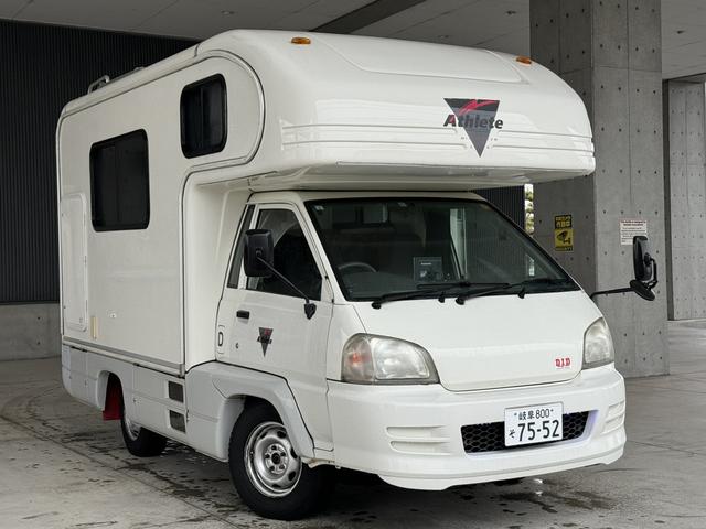 タウンエーストラック 　４ＷＤ　キャンピングカー　ＥＴＣ　バックカメラ　ナビ　ＡＴ　エアコン　パワーステアリング　パワーウィンドウ　運転席エアバッグ（3枚目）