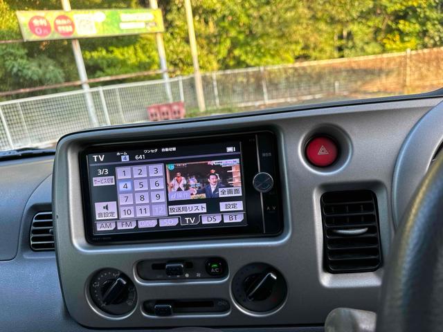 アトレーワゴン カスタムターボＲＳ　ＡＴ　ＥＴＣ　ナビ　ＴＶ　両側スライドドア　ターボ　ＨＩＤ　ＡＢＳ　エアコン　パワーステアリング　パワーウィンドウ　運転席エアバッグ　助手席エアバッグ　ＣＤ　ＤＶＤ再生　Ｂｌｕｅｔｏｏｔｈ（3枚目）