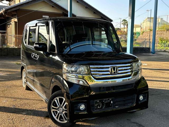 Ｎ－ＢＯＸカスタム Ｇ・Ａパッケージ　バックカメラ　両側スライド・片側電動　衝突被害軽減システム　ＨＩＤ　スマートキー　アイドリングストップ　ベンチシート　ＣＶＴ　盗難防止システム　ＡＢＳ　ＥＳＣ　アルミホイール　エアコン（3枚目）