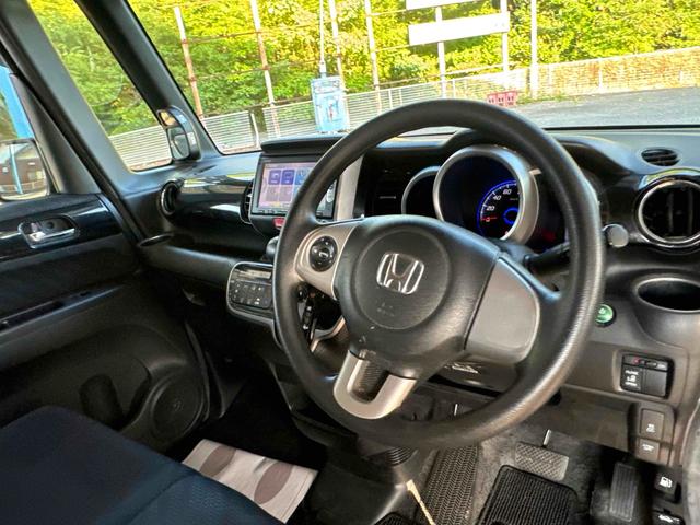 Ｎ－ＢＯＸカスタム Ｇ・Ａパッケージ　バックカメラ　両側スライド・片側電動　衝突被害軽減システム　ＨＩＤ　スマートキー　アイドリングストップ　ベンチシート　ＣＶＴ　盗難防止システム　ＡＢＳ　ＥＳＣ　アルミホイール　エアコン（22枚目）