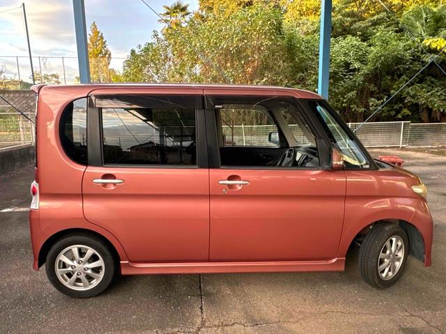 タント カスタムＸリミテッド　ＥＴＣ　電動スライドドア　ナビ　ＨＩＤ　スマートキー　ベンチシート　ＣＶＴ　盗難防止システム　ＡＢＳ　ＣＤ　アルミホイール　衝突安全ボディ　エアコン　パワーステアリング　パワーウィンドウ（8枚目）