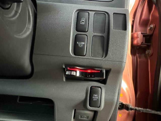 タント カスタムＸリミテッド　ＥＴＣ　電動スライドドア　ナビ　ＨＩＤ　スマートキー　ベンチシート　ＣＶＴ　盗難防止システム　ＡＢＳ　ＣＤ　アルミホイール　衝突安全ボディ　エアコン　パワーステアリング　パワーウィンドウ（18枚目）