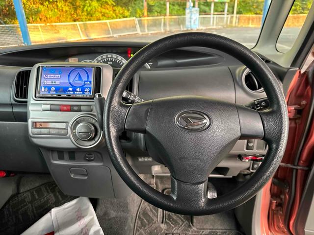 タント カスタムＸリミテッド　ＥＴＣ　電動スライドドア　ナビ　ＨＩＤ　スマートキー　ベンチシート　ＣＶＴ　盗難防止システム　ＡＢＳ　ＣＤ　アルミホイール　衝突安全ボディ　エアコン　パワーステアリング　パワーウィンドウ（24枚目）