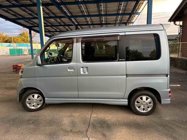 アトレーワゴン カスタムターボＲＳ　ＡＴ　両側スライドドア　キーレスエントリー　ターボ　ＨＩＤ　アルミホイール　ＡＢＳ　エアコン　パワーステアリング　パワーウィンドウ　運転席エアバッグ　助手席エアバッグ　ＣＤ（12枚目）