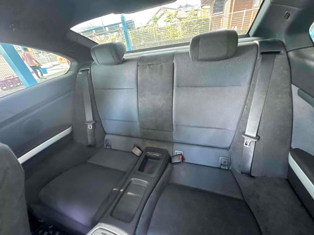 ３シリーズ ３２０ｉ　Ｍスポーツパッケージ　バックカメラ　ＡＴ　オートライト　ＨＩＤ　アルミホイール　盗難防止システム　ＡＢＳ　エアコン　パワーステアリング　パワーウィンドウ（11枚目）